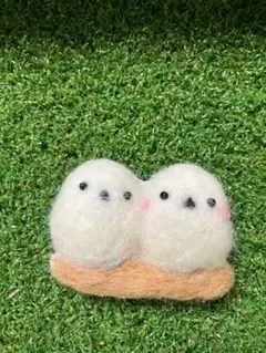 ハンドメイド☆ペアシマエナガのブローチ☆羊毛フェルト☆可愛い☆プレゼントにも