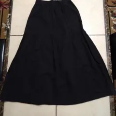 黒のティアードスカート　新品 値札付き　試着のみ