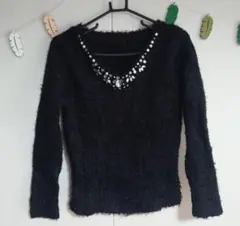 新品未使用FLOWER CIRCLE 　襟元ビジュー付きボアトップス長袖　黒