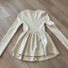 ペプラムニット　ホワイト