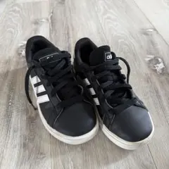 adidas ブラック/ホワイト スニーカー