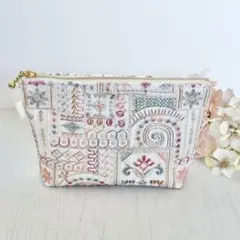 インド刺繍のマチ付きポーチ