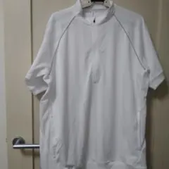 ホワイト ハーフジップ 半袖スポーツウェア