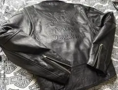 ⭐️ハーレーダビッドソン⭐️両面3D立体エンボス⭐️本革製ジャケット⭐️限定レアモデル⭐️