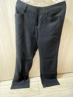 ブラックカジュアルパンツ