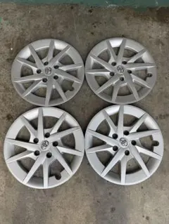 美品トヨタ純正ホイールキャップ 3つ・プリウスα (ZVW41W-AXXEB 