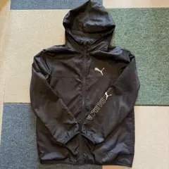 PUMA ブラック フード付きジャンパー