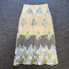 ミリオンカラッツ　刺繍　花柄　スカートのサムネイル