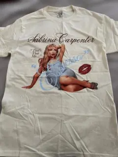 Sabrina Carpenter Tシャツ