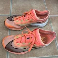 NIKE ZOOM FLY 3 ランニングシューズのサムネイル