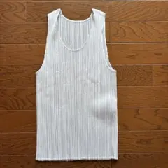 PLEATS PLEASE ホワイトプリーツタンクトップのサムネイル