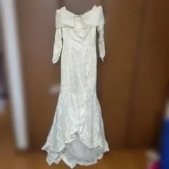 ウェディングドレス　DressBlack　アイボリー オフショルダー