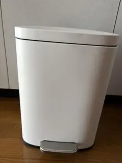 ホワイト ペダルビン