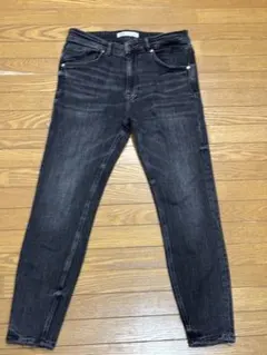 ZARA ブラックデニム スキニーデニム ストレッチデニム テーパードパンツ　L