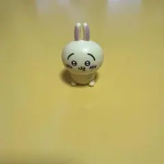 ちいかわ うさぎ 小さいフィギュア 置物のサムネイル