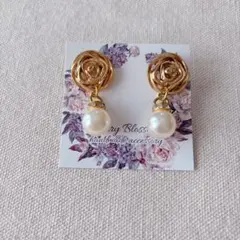 No.8 ♡ハンドメイド バラデザインのパールピアス♡