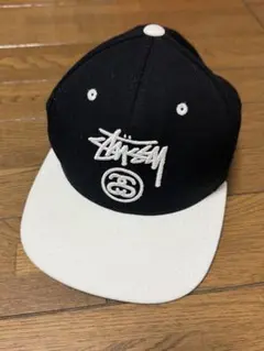 STUSSY キャップ ブラック×ホワイトのサムネイル