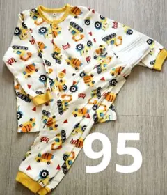 【新品♡バースデイ】働く車プリントパジャマ 95のサムネイル