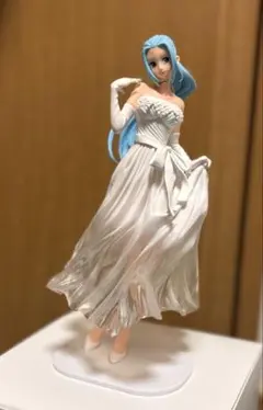 ワンピース ビビ フィギュア
