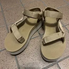 Teva スポーツサンダル ベージュのサムネイル