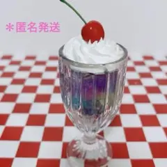 グラデーションが幻想的なグレープのクリームソーダ　食品サンプル　フェイクフード