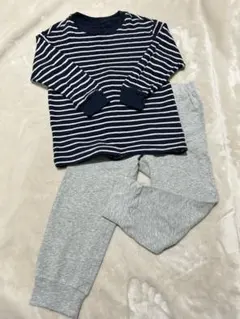 ②110サイズ ユニクロ　長袖パジャマ　ウルトラストレッチスウェットセット