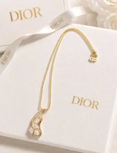 DIOR ディオール　ネックレス リーフモチーフ ゴールドカラー