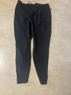 黒 スリムフィットパンツ ウエスト調整機能付き