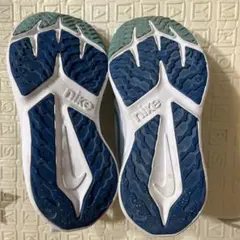 Nike ストライプデザイン スニーカー