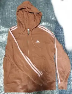 adidas ブラウン フルジップ パーカー