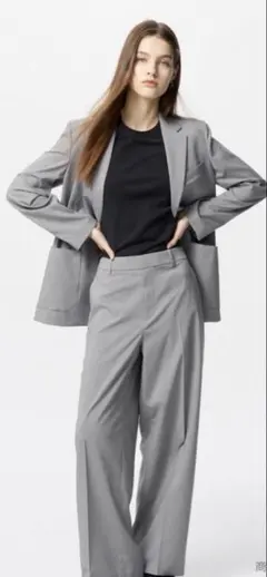 UNIQLO 感動ワイドパンツ　グレイ　M