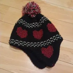 冬用ニット　ハート模様のニット帽 耳当てつき　あったかい　54センチ　スキーに