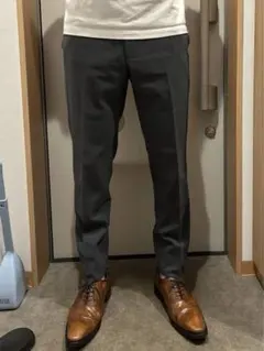 グレー スラックス テーパード