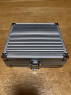 週末セール‼️ジュラルミン風ケース　ENRICO COVERI