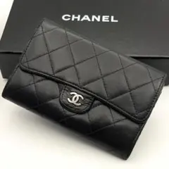 シャネル 財布 マトラッセ ココマーク 金具 ラムスキン レザー ミディアム 黒