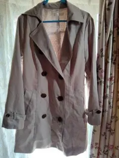 薄めグレー トレンチコート