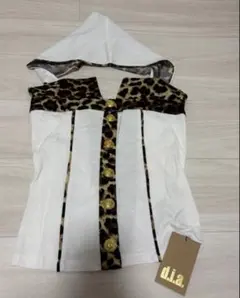 新品 d.i.a バックレースアップフーディトップス 背中ガン開き