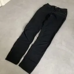 ストレッチ性　黒のスキニー