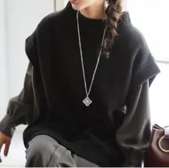 オアーノ　ニットベスト　ブラック ご予約開始のお知らせ】リラクシーなのに体のラインは素敵に