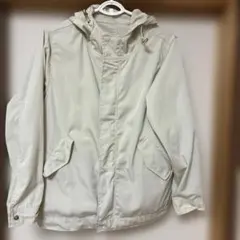 マウンテンパーカー　グレイッシュベージュ　Mサイズ