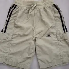 美品　adidas カーキ　ハーフパンツ 160