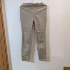 GU ベージュ スリムフィットパンツ　Mサイズ