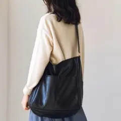 ショルダーバッグ  a4