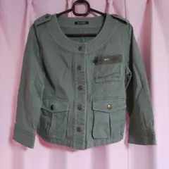 カーキ ボタン付きジャケット