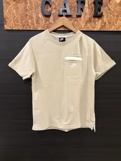 【美品】Nike ポケット付きベージュTシャツ