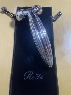ReFa 美顔ローラー シルバー 収納ケース付き - メルカリ