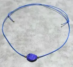 ブルーレザー ネックレス×紫色の天然石(メノウ)×真鍮のネックレス