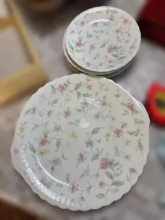 ナルミ NARUMI 鳴海製陶リーフ型 プレート 花柄 金彩 皿 - メルカリ