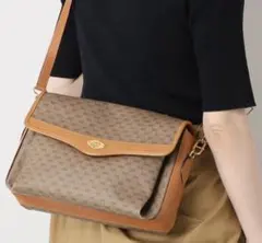 美品★GUCCI オールドグッチ　ビンテージ　ショルダー　バッpvcレザーのサムネイル