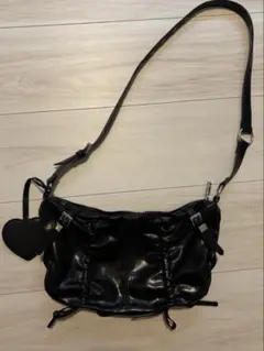 【SLY】⚠黒いショルダーバッグ ハート型チャームありました！⚠︎